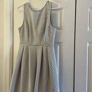 Women’s striped white and grey dress (never worn)